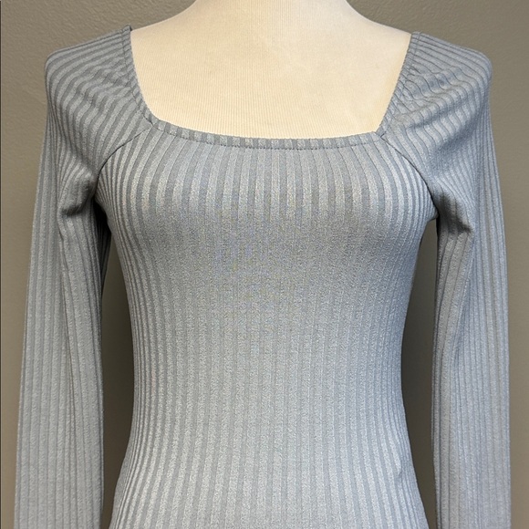 Madewell Gray Ribbed Top - Picture 2 of 5